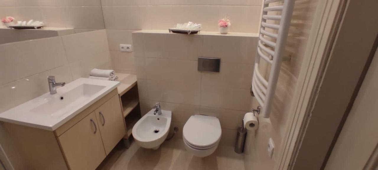 Apartment Swietego Tomasza Krasków Eksteriør bilde